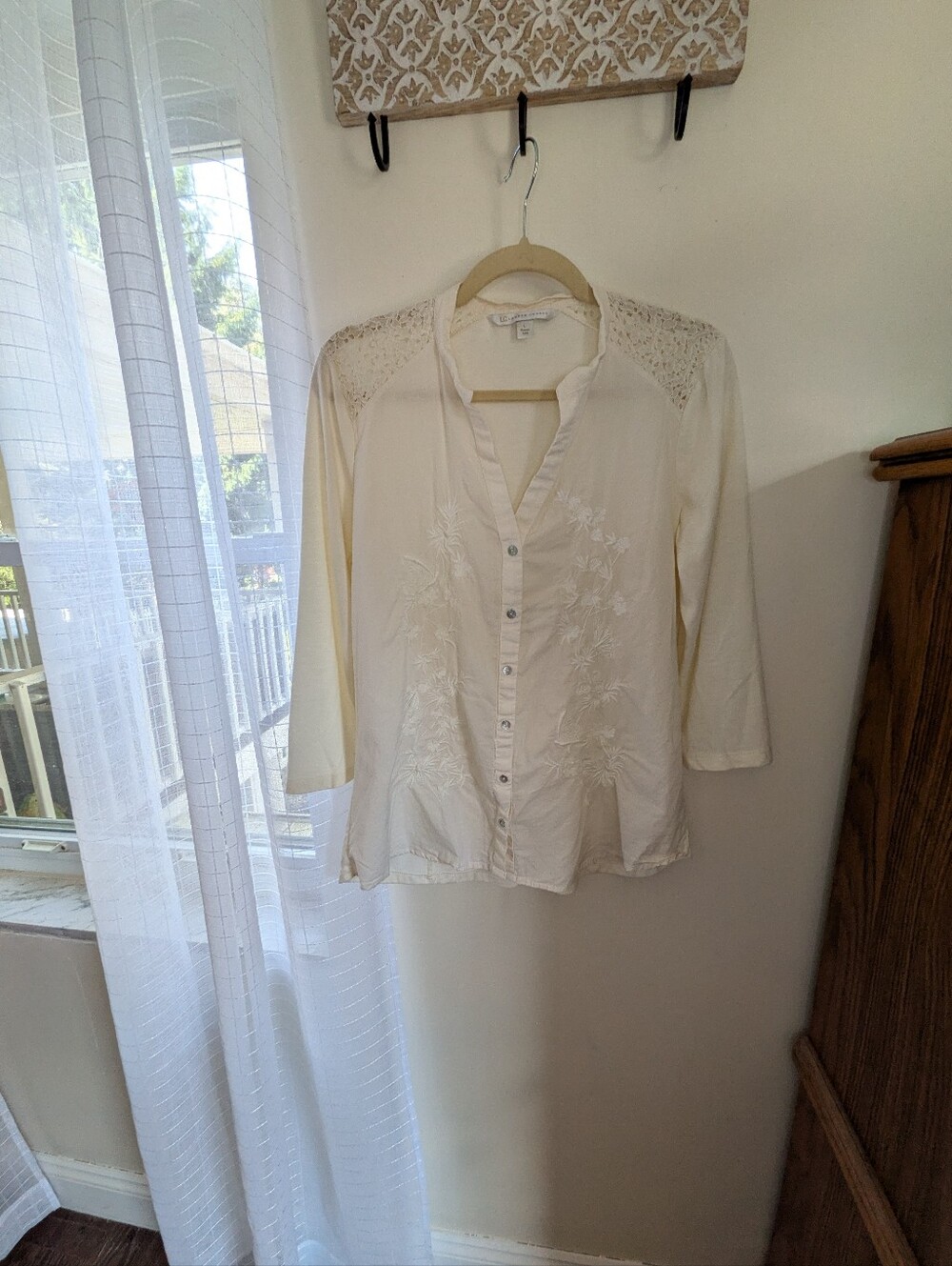 LC Lauren Conrad Cream Embroidered Button-Down Shirt